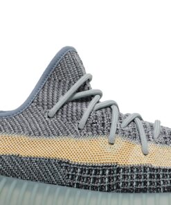 Alternative view of adidas Yeezy Boost 350 V2 'Ash Blue' GY7657