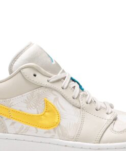 Alternative view of Air Jordan 1 Low 'Orewood Brown' CK3022-107