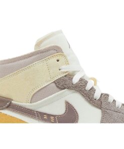 Alternative view of Air Jordan 1 Mid Craft 'Inside Out' DM9652-102