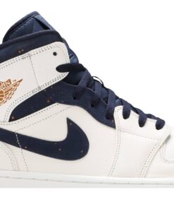 Alternative view of Air Jordan 1 Mid Jeter AH6342-104 Nicesnk