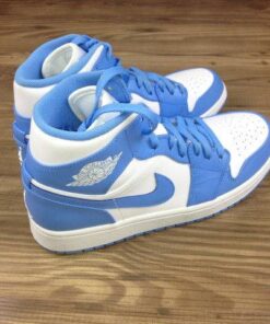Alternative view of Air Jordan 1 Mid UNC 554724-106 Nicesnk