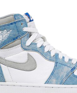 Alternative view of Air Jordan 1 Retro High OG 'Hyper Royal' 555088-402