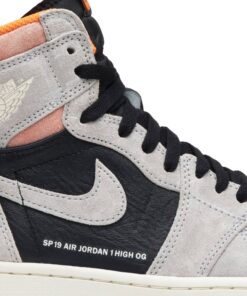 Alternative view of Air Jordan 1 Retro High OG 'Neutral Grey' 555088-018