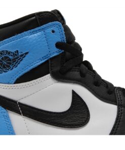 Alternative view of Air Jordan 1 Retro High OG 'UNC Toe' DZ5485-400