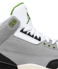Alternative view of Air Jordan 3 Retro 'Chlorophyll' 136064-006