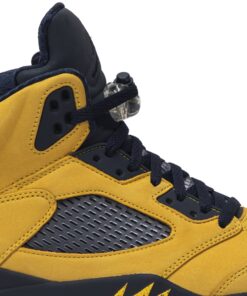 Alternative view of Air Jordan 5 Retro SP 'Michigan' CQ9541-704