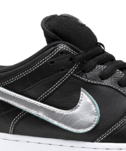 Alternative view of Diamond Supply Co. x Nike SB Dunk Low Pro 'Black Diamond' BV1310-001
