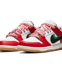 Alternative view of Frame Skate x Dunk Low SB 'Habibi'