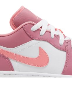 Alternative view of (Grade School) Air Jordan 1 Low Desert Berry 553560-616 Nicesnk