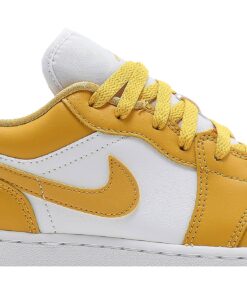 Alternative view of (Grade School) Air Jordan 1 Low 'Pollen' 553560-171