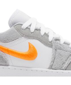 Alternative view of (Grade School) Air Jordan 1 Low 'Rabbit' DZ6333-083