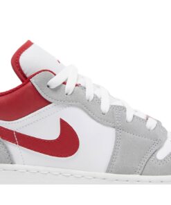 Alternative view of (Grade School) Air Jordan 1 Low SE 'Light Smoke Grey Gym Red' DM0589-016