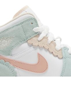 Alternative view of (Grade School) Air Jordan 1 Mid SE Pink Oxford DZ5361-100 Nicesnk