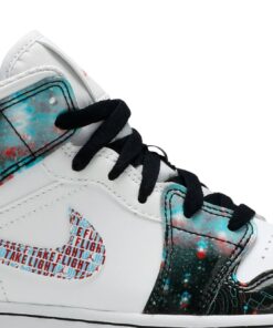 Alternative view of (Grade School) Air Jordan 1 Mid SE 'Take Flight' BQ6931-114