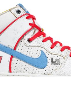 Alternative view of Ishod Wair x Magnus Walker x Nike SB Dunk High Pro Urban Outlaw DH7683-100 Nicesnk