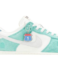 Alternative view of Kasina x Nike Dunk Low Road Sign CZ6501-101 Nicesnk