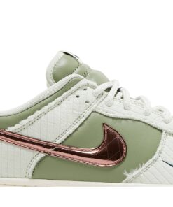 Alternative view of Kyler Murray x Nike Dunk Low 'Be 1 of One' FQ0269-001