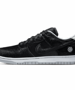 Medicom Toy x Dunk Low SB 'BE@RBRICK'