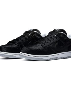 Alternative view of Medicom Toy x Dunk Low SB 'BE@RBRICK'