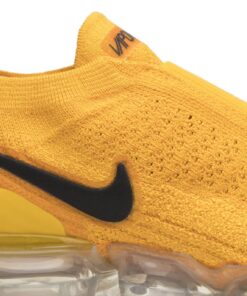 Alternative view of Nike Air VaporMax Moc 2 University Gold AJ6599-700