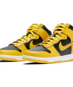 Alternative view of Nike Dunk High SP 'Iowa' 2020