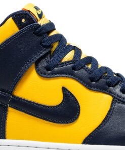 Alternative view of Nike Dunk High SP 'Michigan' 2020 CZ8149-700