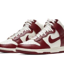 Alternative view of Nike Dunk High Wmns 'Team Red'