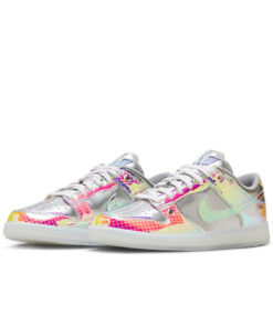 Alternative view of Nike Dunk Low 'Be True'