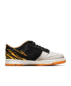 Alternative view of Nike Dunk Low 'God Of Wealth'