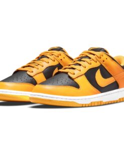 Alternative view of Nike Dunk Low 'Goldenrod'