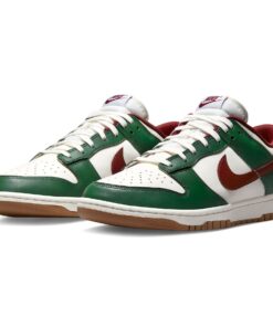 Alternative view of Nike Dunk Low 'Gorge Green Team Red'