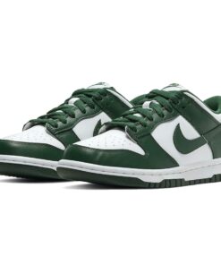 Alternative view of Nike Dunk Low 'Michigan State'