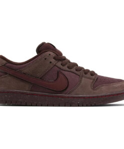 Alternative view of Nike Dunk Low Premium SB 'City Of Love Collection - Burgundy Crush'