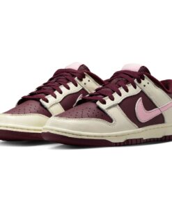 Alternative view of Nike Dunk Low Premium 'Valentine's Day'