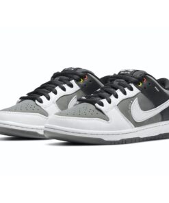 Alternative view of Nike Dunk Low SB 'Camcorder'