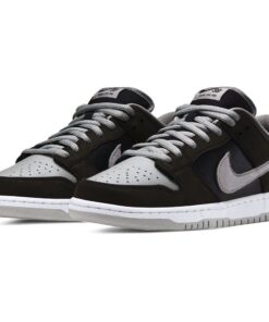 Alternative view of Nike Dunk Low SB 'J-Pack Shadow'