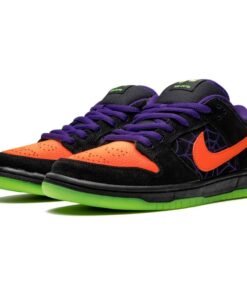 Alternative view of Nike Dunk Low SB 'Night of Mischief'