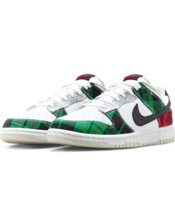 Alternative view of Nike Dunk Low SE GS 'Tartan Plaid'