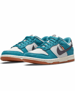 Alternative view of Nike Dunk Low SE GS 'Toasty - Rift Blue'