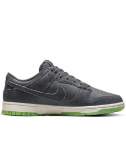 Alternative view of Nike Dunk Low SE 'Halloween - Cauldron'