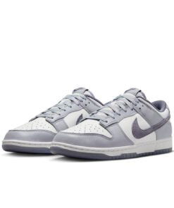 Alternative view of Nike Dunk Low SE 'Light Carbon'