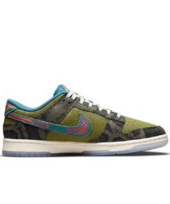 Alternative view of Nike Dunk Low 'SiEMPRE Familia'