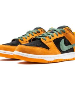 Alternative view of Nike Dunk Low SP Retro 'Ceramic' 2020