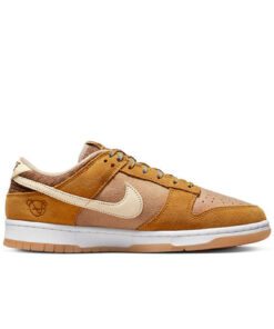 Alternative view of Nike Dunk Low 'Teddy Bear'