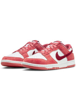 Alternative view of Nike Dunk Low 'Valentines Day'