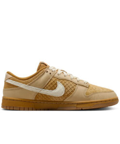 Alternative view of Nike Dunk Low 'Waffle'