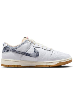 Alternative view of Nike Dunk Low 'Washed Denim'