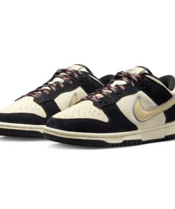 Alternative view of Nike Dunk Low Wmns LX 'Black Team Gold'