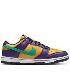 Alternative view of Nike Lisa Leslie x Dunk Low 'Sparks'