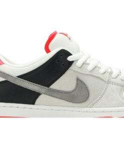 Alternative view of Nike SB Dunk Low 'AM90 Infrared' [also worn by Jay Chou] CD2563-004
